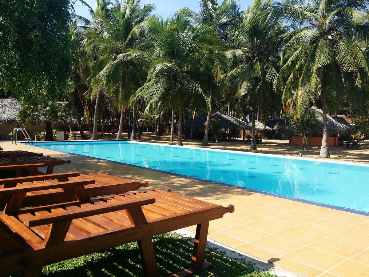 Roshanne Beach Resort Kalpitiya Exterior foto