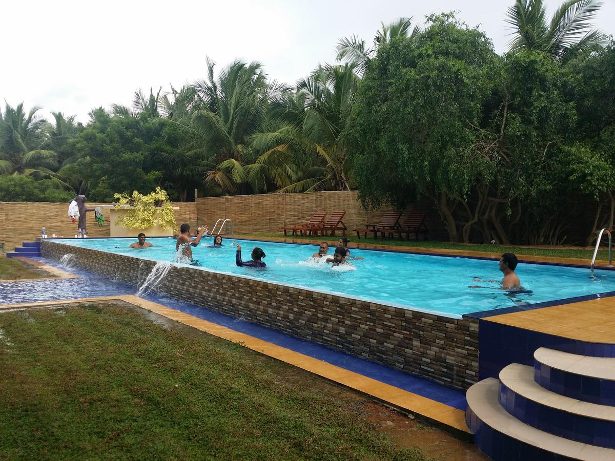 Roshanne Beach Resort Kalpitiya Exterior foto