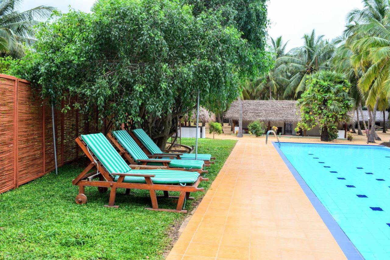 Roshanne Beach Resort Kalpitiya Exterior foto